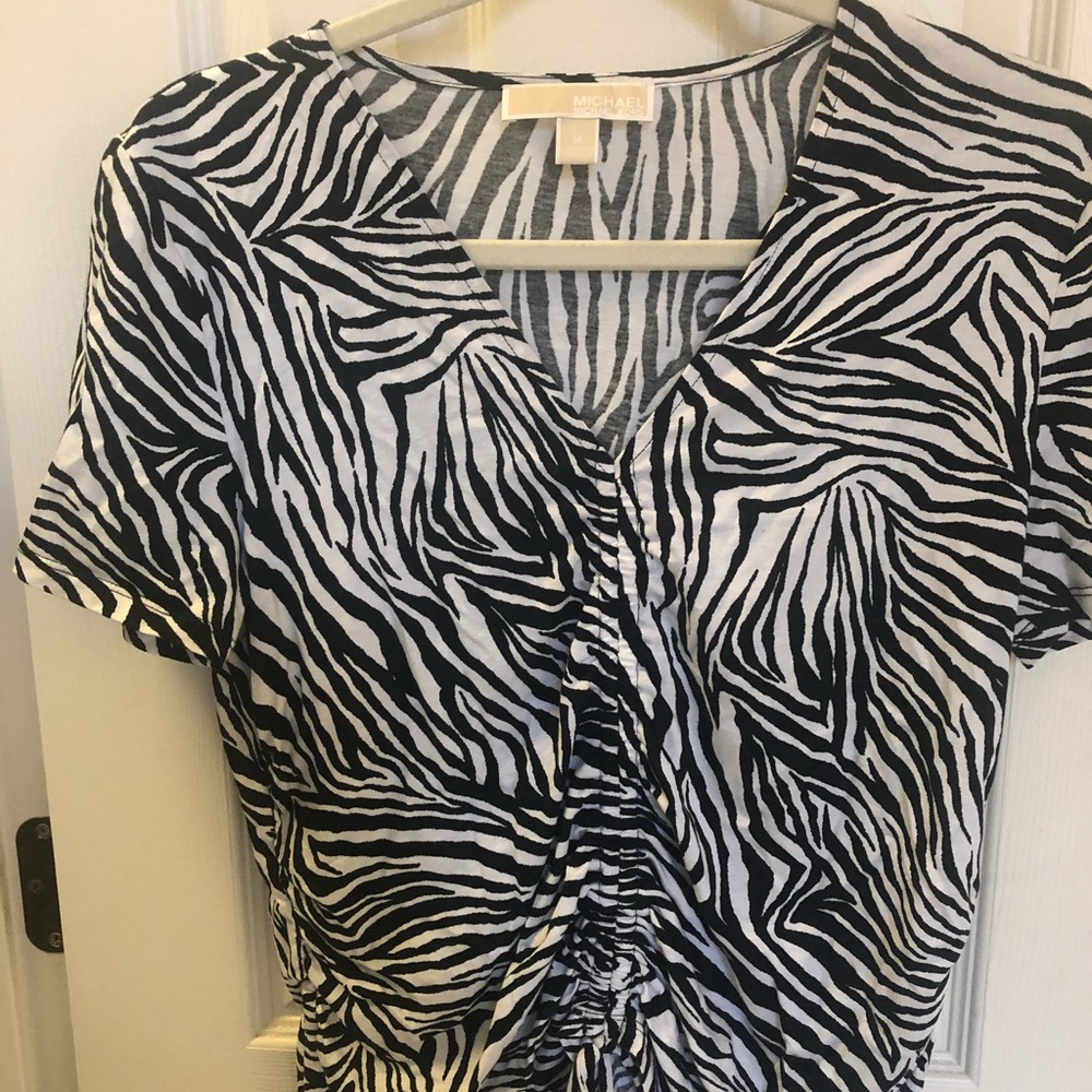 Micheal Kor’s short sleeved top